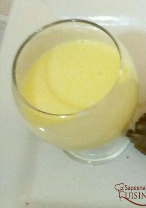 A picture of Banana smoothie.