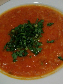 Una foto de Sopa de tomate y arroz