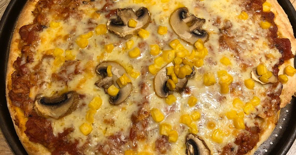 Tuna pizza Recipe by Lizzie B Cookpad