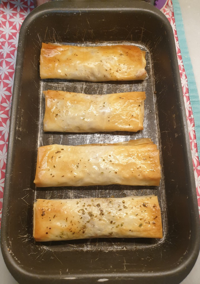 Una foto de Rollitos de bacon y pollo en masa filo