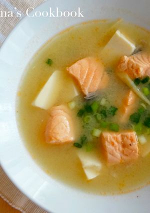 Dylanama 鮭魚豆腐味噌湯 的食譜成品照片