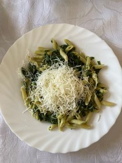 Spenótos  penne recept fotója