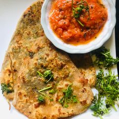 A picture of Coriander Paratha.