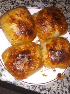 صورة لوصفة بسيطلات بعجينة المسمن و حشوة بسيطة 😋😋