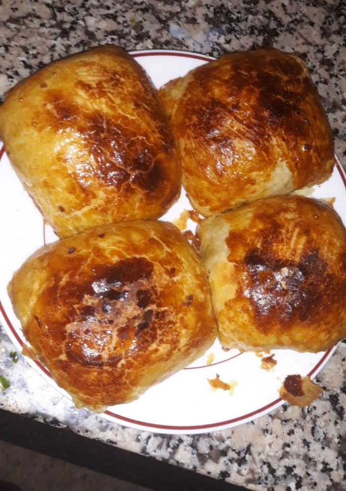 صورة لوصفة بسيطلات بعجينة المسمن و حشوة بسيطة 😋😋