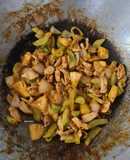 ผัดเปรี้ยวหวานอกไก่