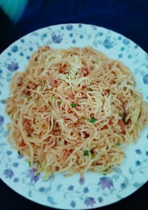 हक्का नूडल्स (Hakka Noodles recipe in Hindi) रेसिपी मुख्य फोटो