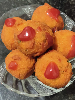 பனீர் பாப்பர்ஸ்/ பனீர் பால்ஸ் (Paneer balls recipe in tamil) செய்முறை முக்கிய புகைப்படம்