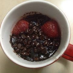 Eggless Chocolate chip and Strawberry Mug cake A picture of Eggless Chocolate chip and Strawberry Mug cake.