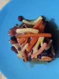 Lomo de cerdo mechado con guarnición de verduras salteadas