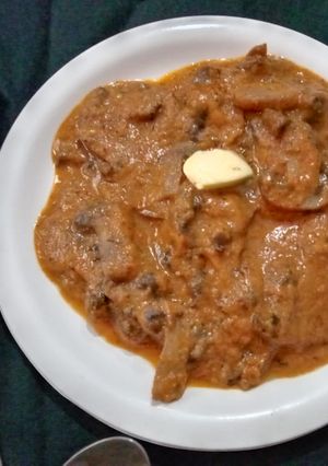 মাশরুম বাটার মসালা (Musroom butter masala recipe in bengali) রেসিপির প্রধান ছবি