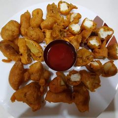 A picture of Mixed Pakode.