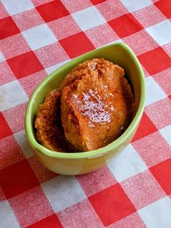 Una foto de Hummus de pimiento rojo