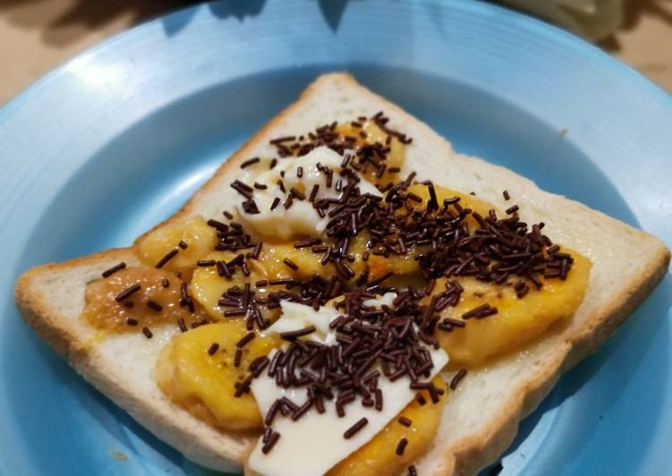 Bagaimana Menyiapkan Banana toast bread ala minimalis tanpa toaster yang Bisa Manjain Lidah