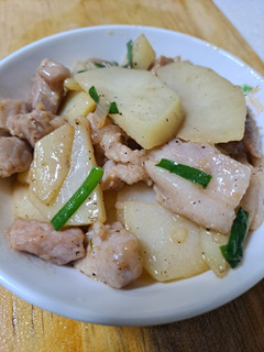 Hình của món Khoai tây xào thịt heo.