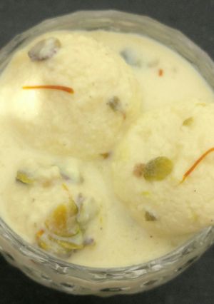 इंस्टेंट रस मलाई (Instant ras malai recipe in Hindi) रेसिपी मुख्य फोटो