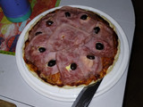 Pizza especial con tomate y huevo