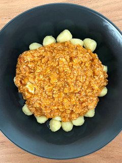 Una foto de 🍝 Gnocchi con boloñesa de pollo 🍗