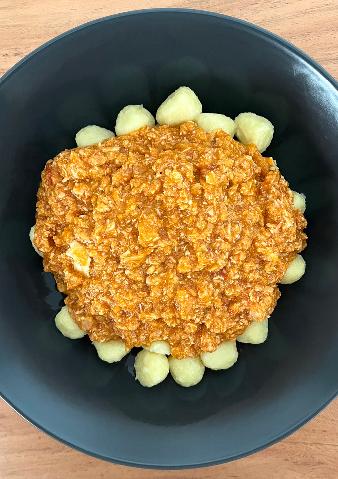 Una foto de 🍝 Gnocchi con boloñesa de pollo 🍗