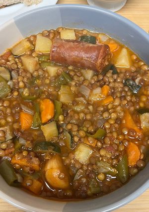 Una foto de Lentejas con Chorizo en Olla GM H de luxe