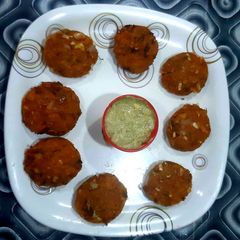 A picture of Rice vada.