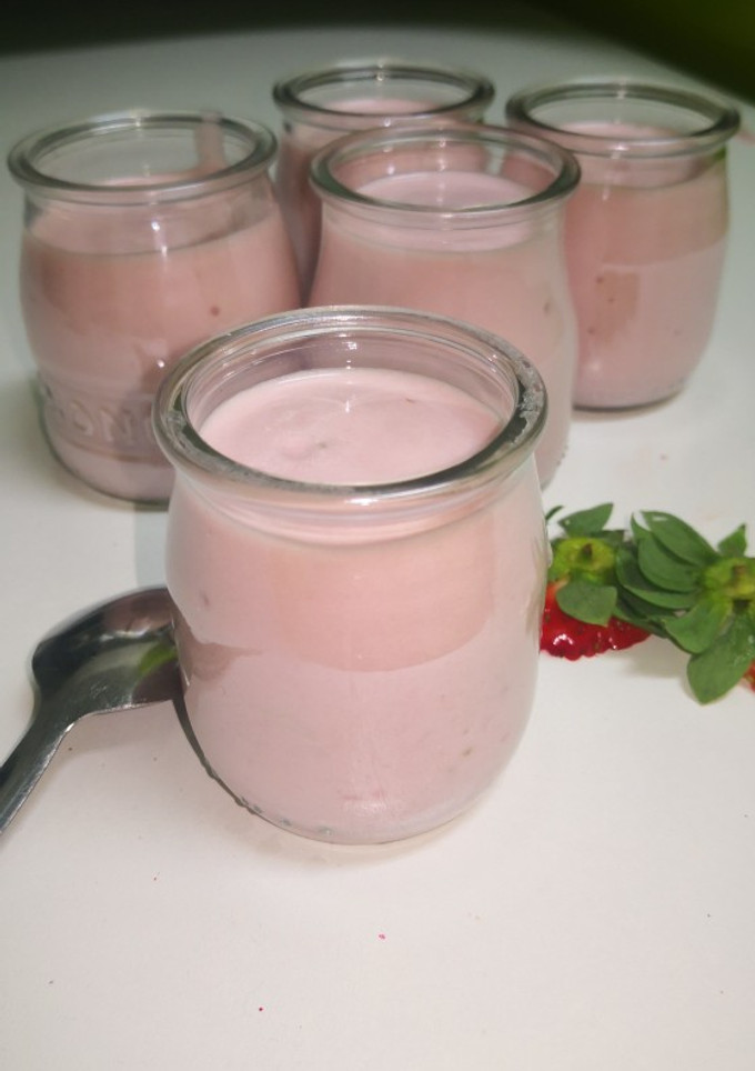 Una foto de Mousse de fresa ligero