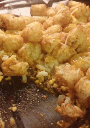 A picture of Taco Casserole With Tater Tots.