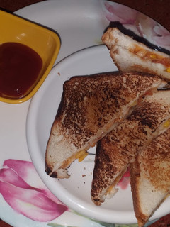 चीज़ स्वीटकॉर्न सैंडविच (cheese sweetcorn sandwich recipe in hindi) रेसिपी मुख्य फोटो