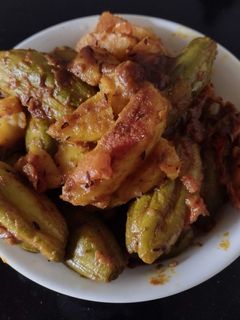 পটলের ভালনা(potoler dalna recipe in Bengali) রেসিপির প্রধান ছবি