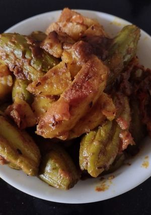 পটলের ভালনা(potoler dalna recipe in Bengali) রেসিপির প্রধান ছবি