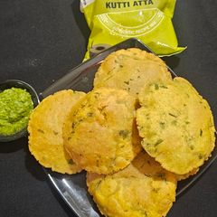 A picture of Kuttu Atta Puri.