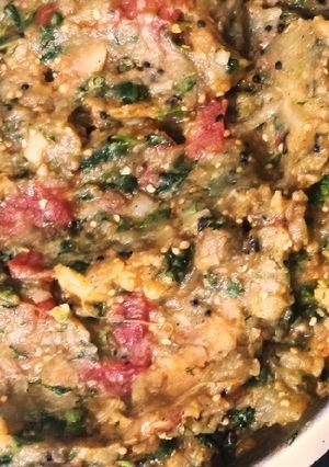 A picture of Dhaba style baingan(eggplant) bharta.