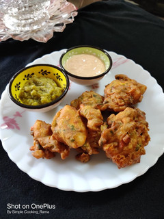 A picture of Vegetable egg pakoda.