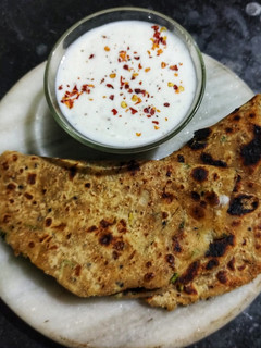 সহজ আলুর পরোটা (Sahaj aloor paratha recipe in Bengali) রেসিপির প্রধান ছবি