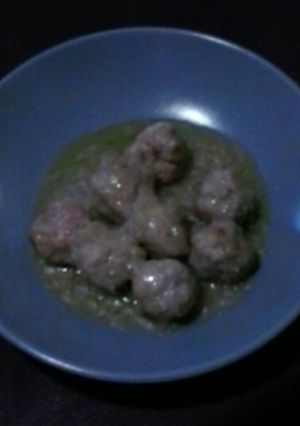 Una foto de Albóndigas en salsa de cebolla