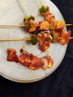 પનીર ટીકા (Paneer Tikka Recipe In Gujarati) રેસીપી મુખ્ય ફોટો