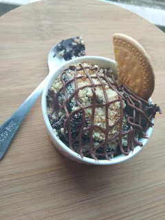 A picture of Biscuit Brownie crumble.