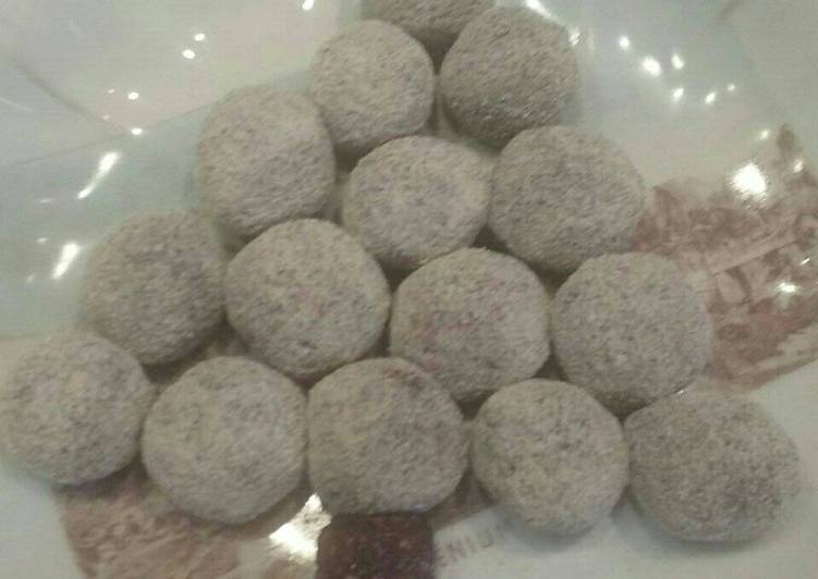 Simple Way to Make Homemade Cocus balls tree