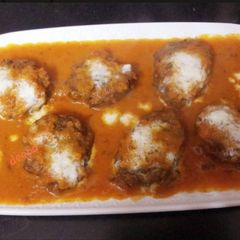 A picture of Lauki kofta curry.