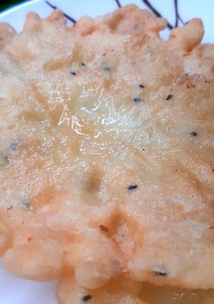 Hình của món Bánh tai yến chiên mè.
