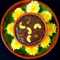 A picture of Black rice (kavuni arisi) sweet pongal.