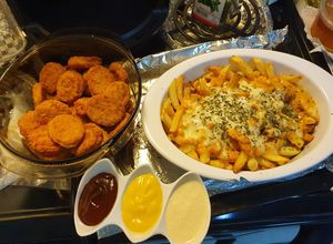 Una foto de Papitas y nuggets sin grasa, un antojito de Domingo