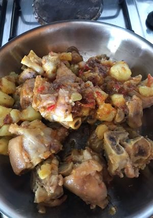 Una foto de Paticas de cerdo guisadas