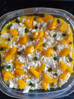 મેંગો મલાઈ કેક (Mango Malai Cake Recipe In Gujarati) રેસીપી મુખ્ય ફોટો