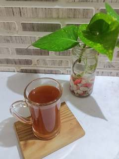 लेमनग्रास हर्बल चाय (Lemongrass herbal chai) रेसिपी मुख्य फोटो