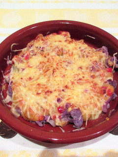 Una foto de Coliflor morado con bechamel gratinado al horno