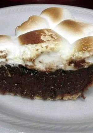 A picture of S'mores Pie.