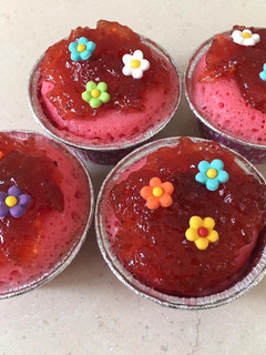 A picture of Pink Milk Cupcakes.