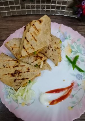 A picture of Chapati roll with less oil.