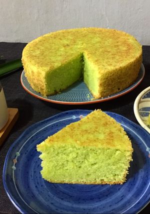 A picture of Pandan Sponge Cake.